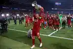 kapten-liverpool-jordan-henderson-saat-raih-gelar-liga-champions-20182019.jpg