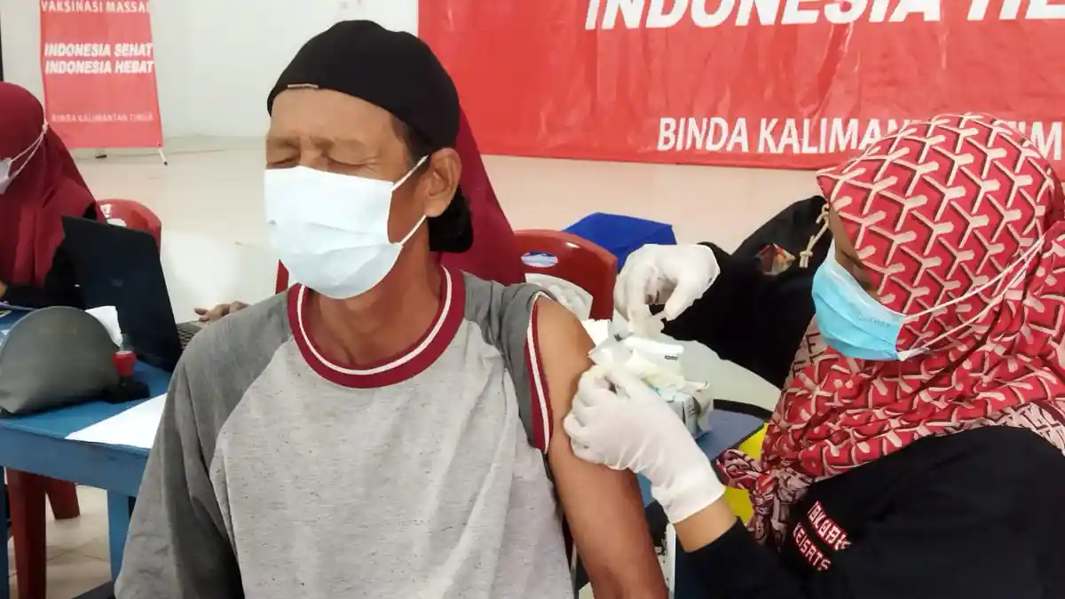 Gelar Vaksinasi Door to Door, Binda Kaltim Sambangi Warga Perbatasan Samarinda-Kukar
