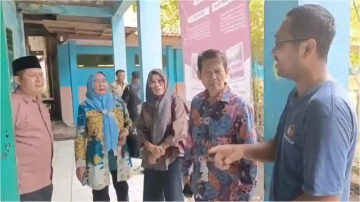 DPRD Kabupaten Cirebon Tinjau Sarana Prasarana SDN 1 Rawaurip untuk Evaluasi Kebijakan - Tribunjabar.id