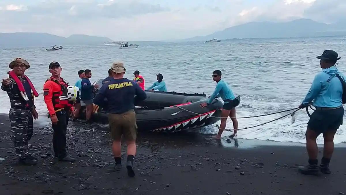 Penyelam Pasukan Katak, Koppeba dan Basarnas Mulai Dikerahkan di Selat Bali, Telusuri Bangkai Kapal