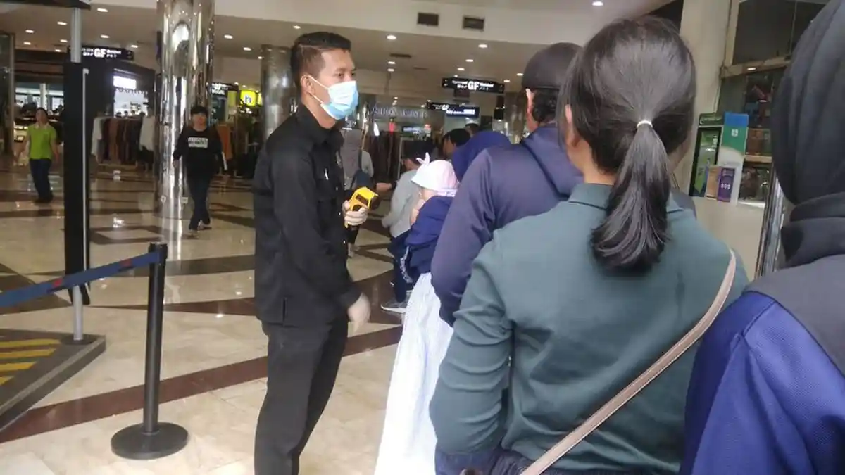Polisi, TNI, dan Satpol PP Akan Diturunkan di Tempat Ibadah dan Mal Saat Penerapan New Normal