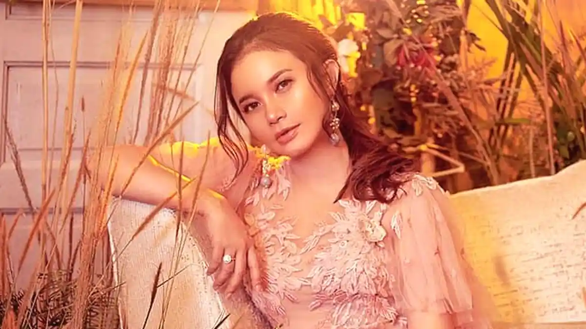 Lirik Lagu Romantis 'Wanita' Single Terbaru Rossa, 'Dengarlah Dengarkan Pintaku Ini'