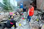 olah-TKP-ledakan-petasan-Desa-Jenggolo-Kecamatan-Kepanjen-Kabupaten-Malang.jpg