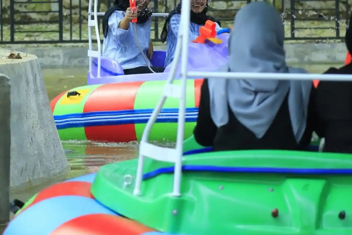 Bumper Boat di Agrowisata Gunung Mas: Serunya Tembak-Tembakan Air di Tengah Sejuknya Puncak