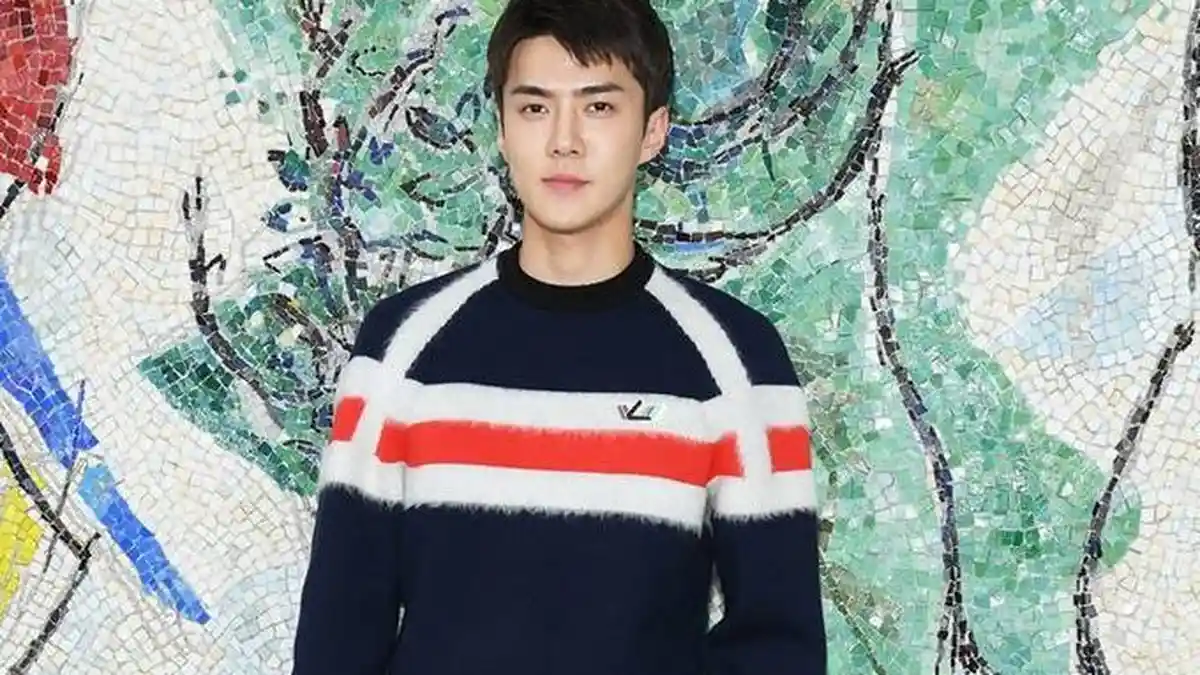 Sehun EXO Terpilih Jadi Pria dengan Pakaian Terbaik di Louis Vuitton Show 2 Tahun Berturut-turut
