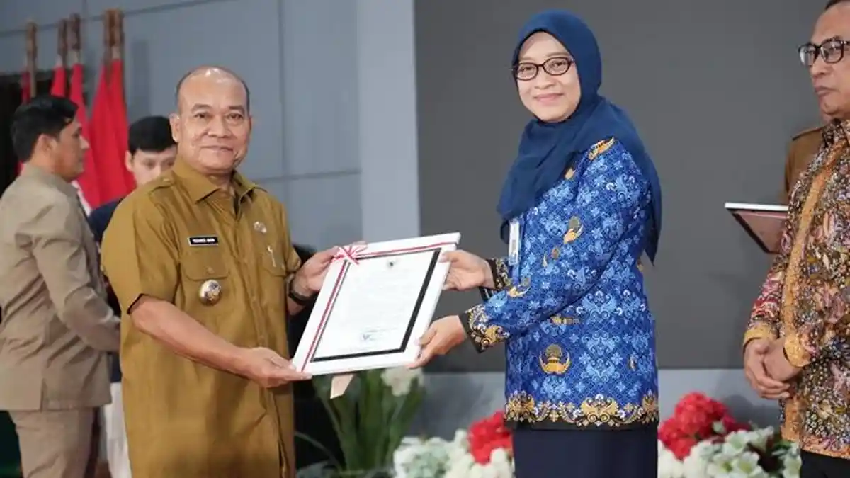Penyerahan DIPA dan TKD  2025 Provinsi Kaltim, Sekda Sri : Pastikan Setiap Anggaran Bermanfaat