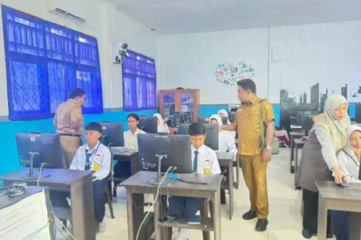 Pantau dan Evaluasi ANBK SMP di Halmahera Tengah Malut, Junaidi Gailea: Pastikan Kesiapan Sekolah