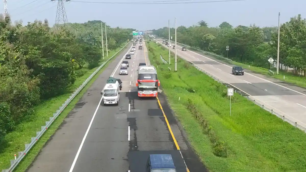 Sampai Pagi Ini One Way di Tol Cipali Masih Diberlakukan, Volume Kendaraan di Majalengka Tinggi