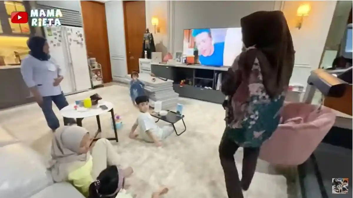 Cuma Ajak Rayyanza, Mama Rieta Panik Tak Bawa Rafathar ke Acara Ulang ...