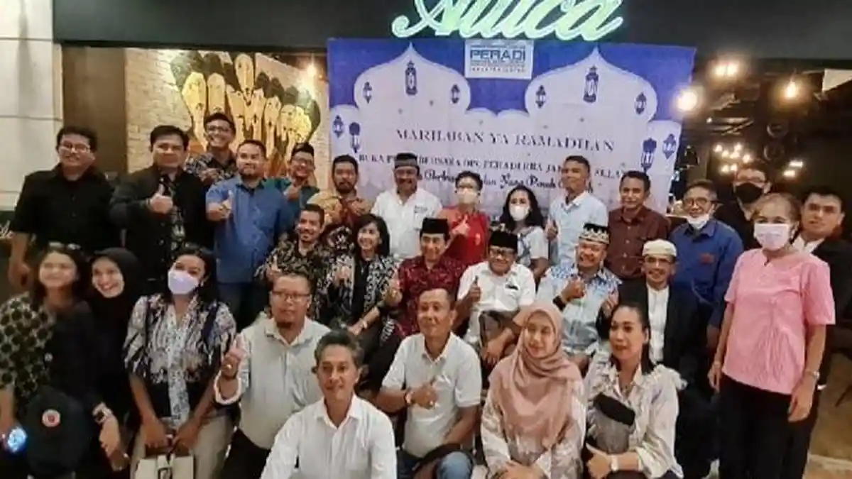 Jelang Idul Fitri dan Suksesi, Peradi Jakarta Selatan Konsolidasi Sambil Berbagi