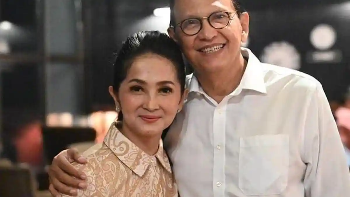 Lama Dipendam, Akhirnya Tangis Roy Marten Pecah Dengar Kabar Perceraian Anaknya : Gempi Gimana?