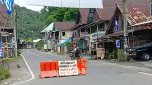 Longsor-di-Pesisir-Barat-aaa.jpg