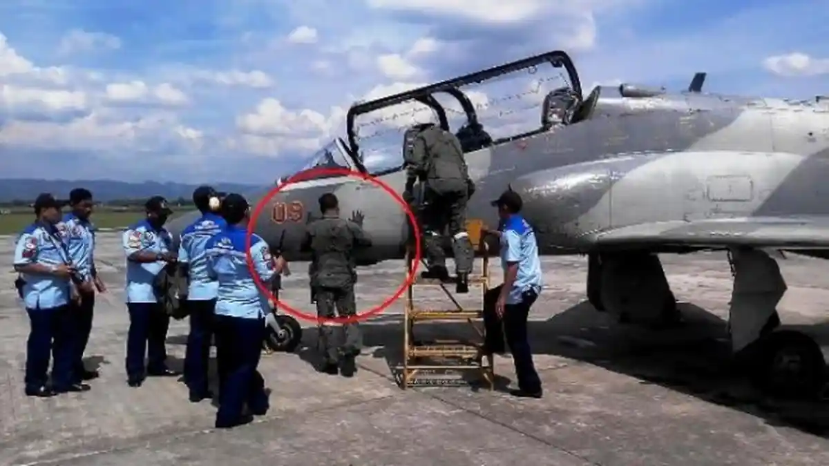 Dibalik Cerita Cium Perpisahan Pilot Marda dengan Pesawat T-501 yang Terjatuh