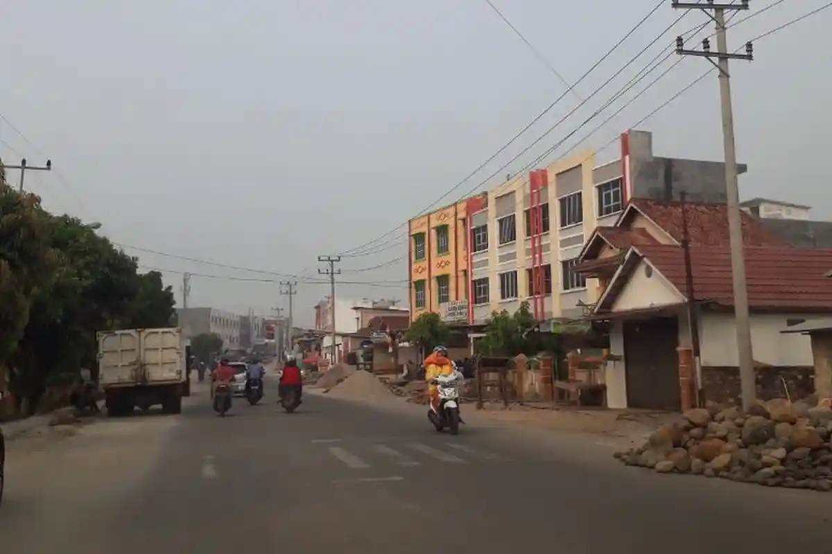 Jalan Padat Karya Prabumulih Jadi Lebar Setelah Kios Pedagang Dibongkar