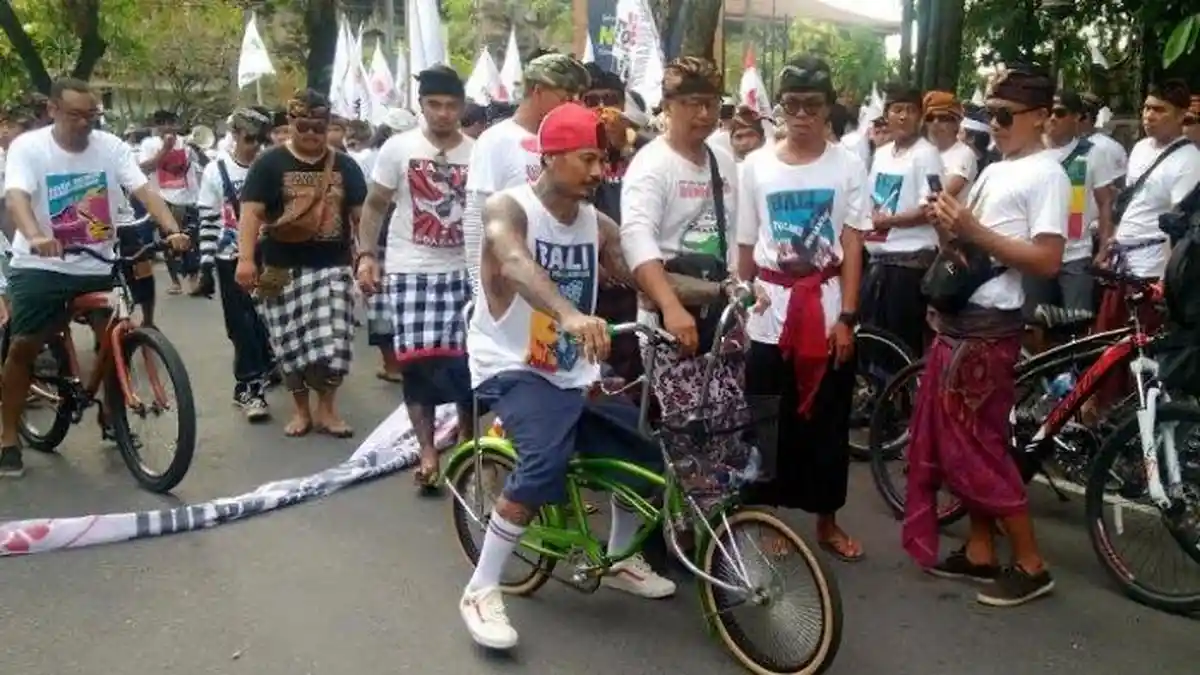 Orasi Jerinx di Depan Massa Bali Tolak Reklamasi, Sebut Penari Bali hingga Sindir Wayan Koster