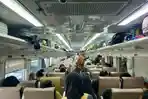 Stasiun Kediri Dipadati Pemudik, Arus Penumpang Masih Terus Mengalir di Hari H Lebaran 