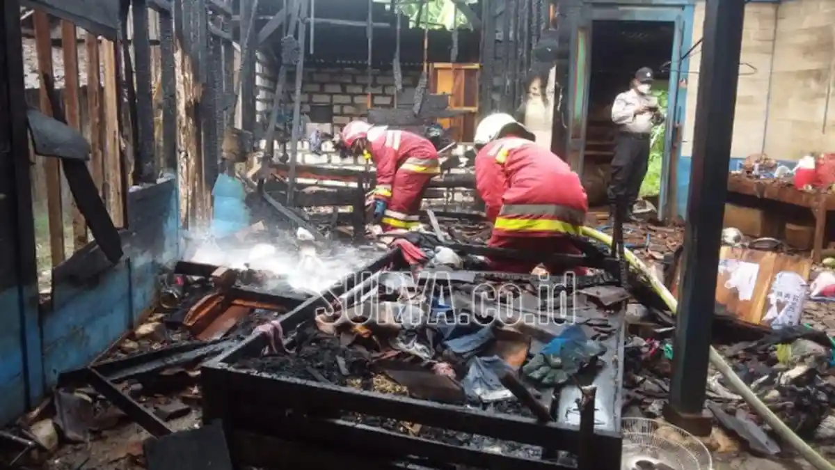 Ditinggal Bantu Hajatan, Rumah Warga di Kabupaten Bojonegoro Dilalap Api