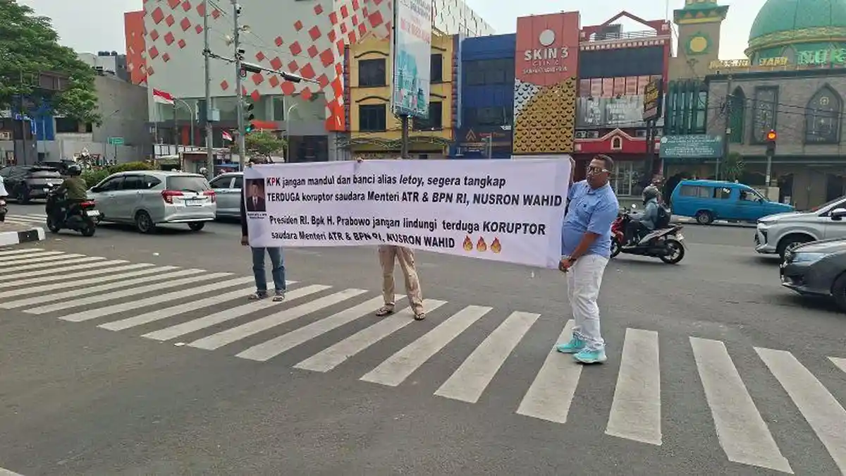 Aktivis Anti-Korupsi Depok Gelar Demo di Margonda, Desak Nusron Wahid ...