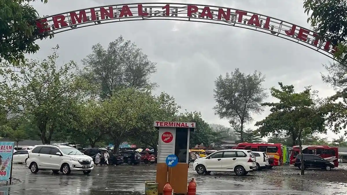 Warga Cilacap Harus Waspada! BMKG Peringatkan Potensi Hujan Deras Disertai Petir Akhir Pekan Ini