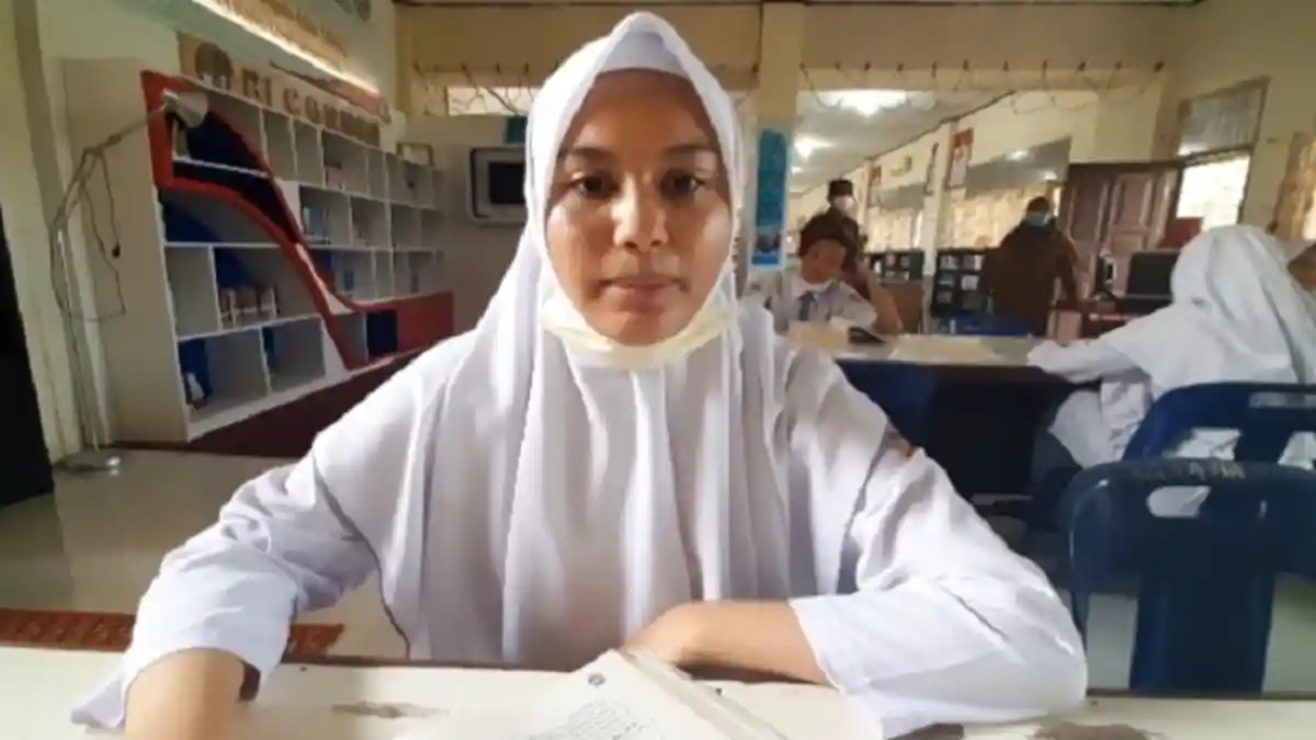 Risna, Remaja yang Ingin Jadi Dokter Ini Mampu Tamatkan SMA Dalam Dua Tahun