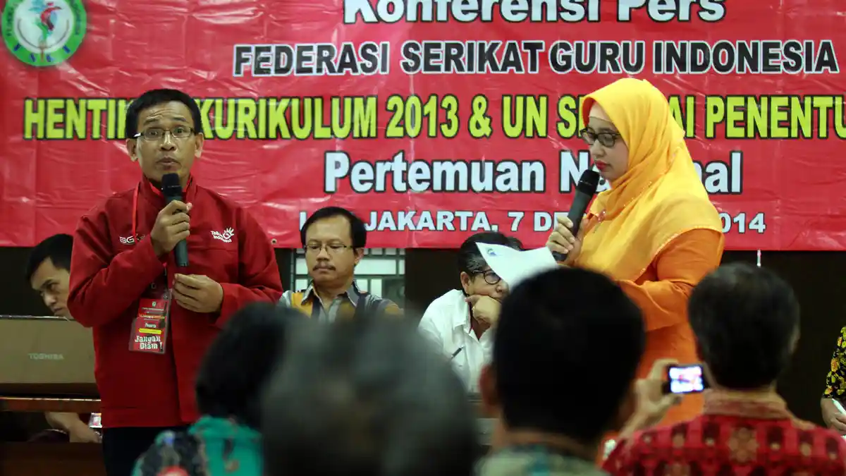 Kemendikbud Akan Latih Guru Hadapi Kurikulum 2013