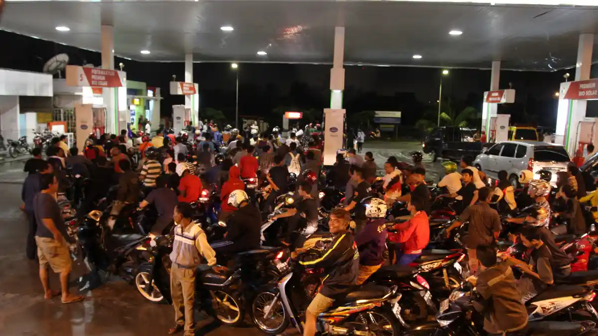 Efek  Kenaikan  Harga BBM Bersubsidi Diprediksi Hanya  Tiga Bulan