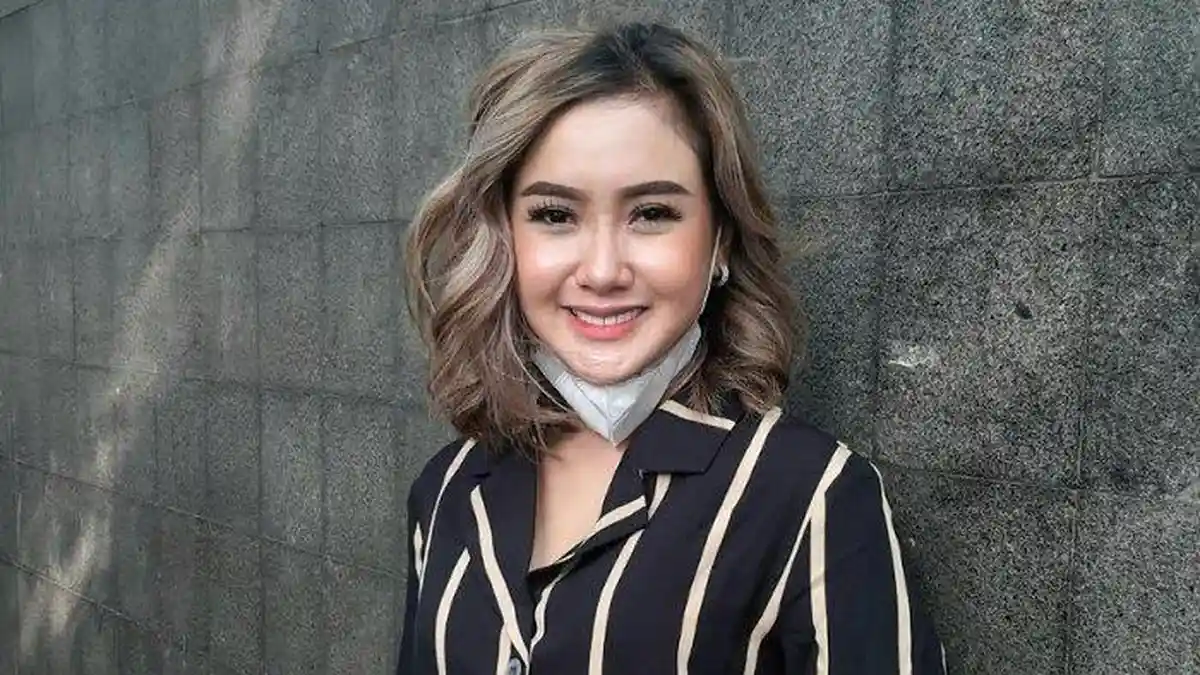 Cerita Cita Citata Berenang Pakai Kostum Duyung, Tersapu Ombak hingga Tabrak Karang