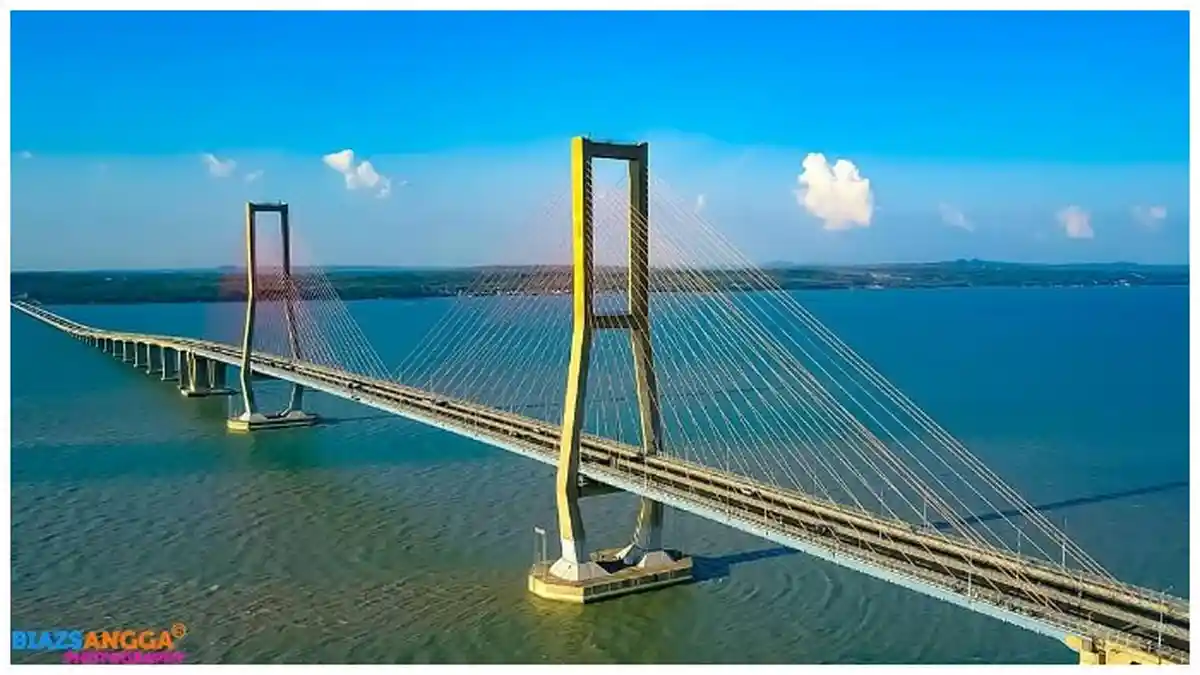 Digratiskan oleh Presiden Jokowi, Berikut 5 Fakta Menarik Jembatan Tol Suramadu