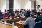 Karyawan Kebun Cot Girek Kecewa Audiensi dengan Bupati Gagal Gegara Ayahwa Dinas Luar Daerah
