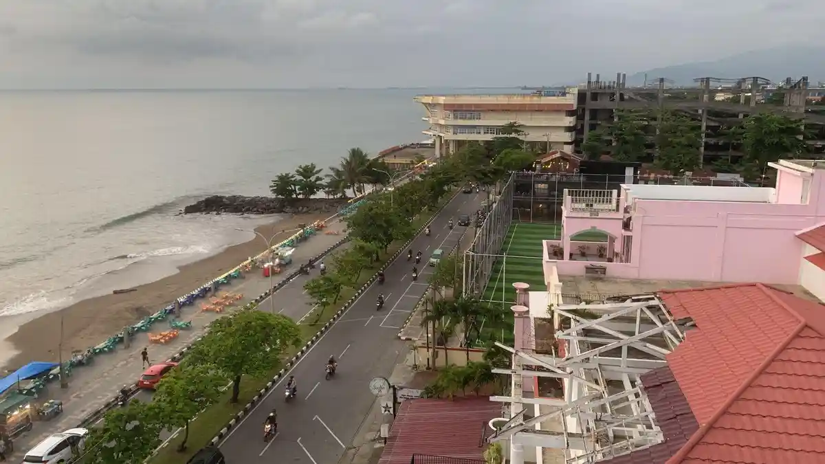Peringatan Dini Cuaca Sumbar Minggu 8 Maret 2026: Pagi hingga Malam Berpotensi Hujan Ringan