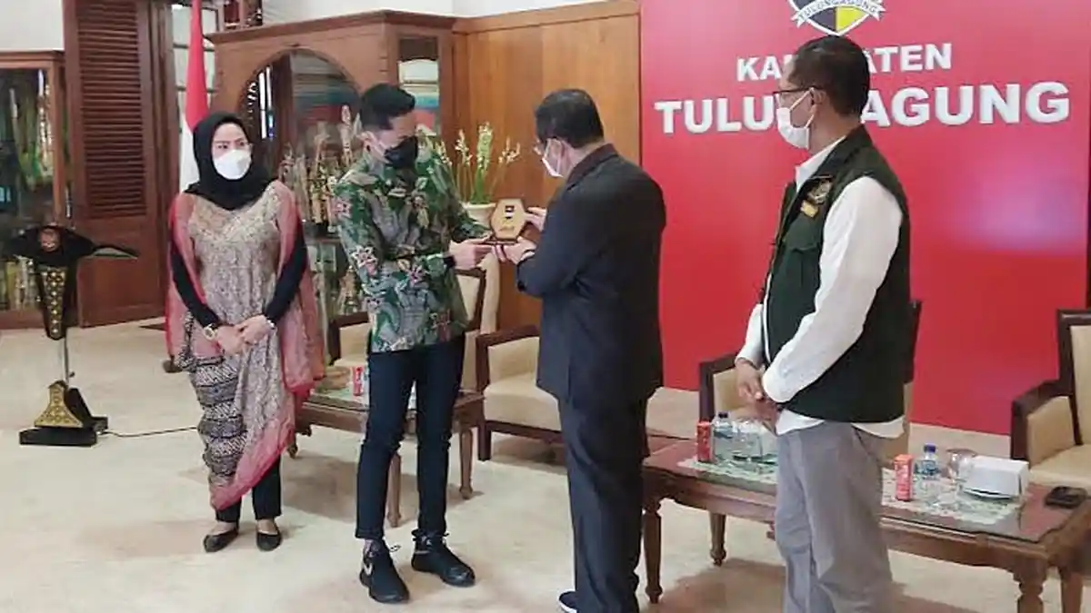 Mantan Bintang Sinetron Ini Membawa Rombongan Pejabat, Studi Tiru di RSUD dr Iskak Tulungagung