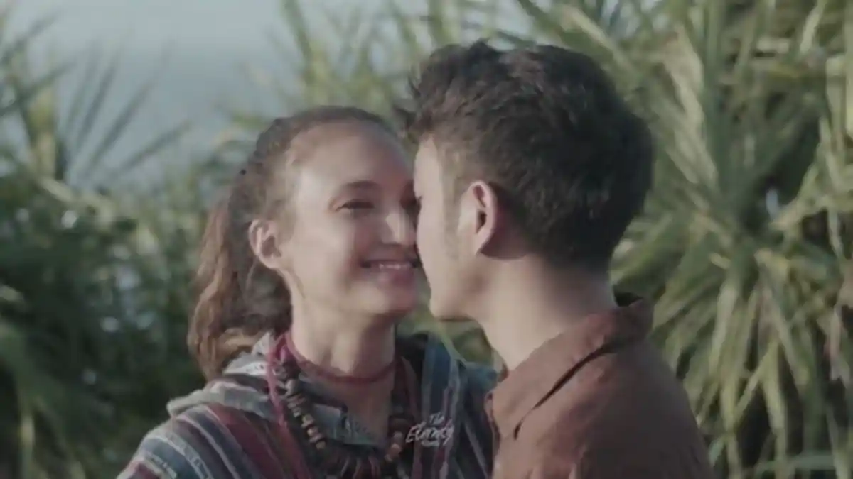 Mirip Pre Wedding, Intip 8 Foto Dimas Anggara dan Nadine Chandrawinata yang Super Romantis Ini