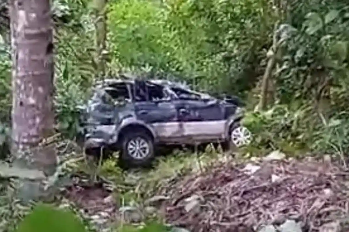 Hari Bahagia Berubah Duka, Mobil Rombongan Pengantin Terjun ke Jurang di Trenggalek, 1 Orang Tewas