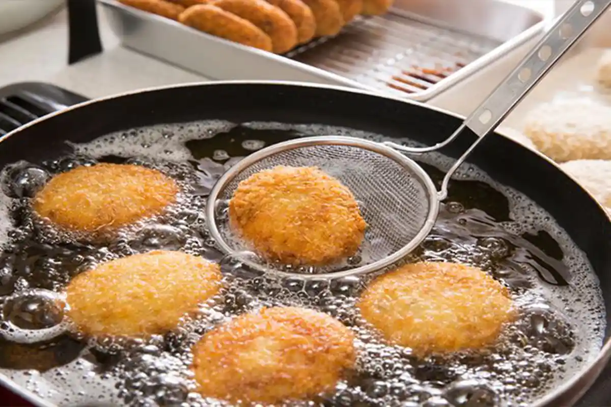 6 Tips Hemat Minyak Goreng Dijamin Berhasil