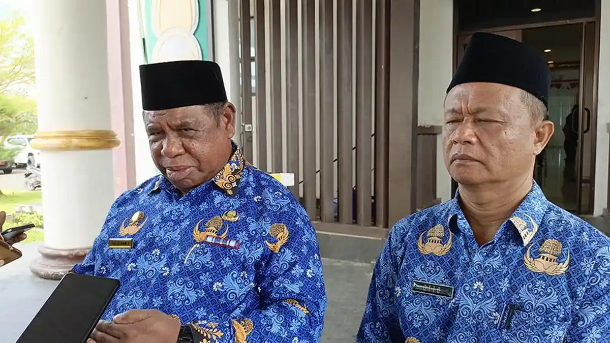 Sekda Papua Barat Ali Baham: Sering Absen ke Kantor, Pegawai Bisa Dipecat