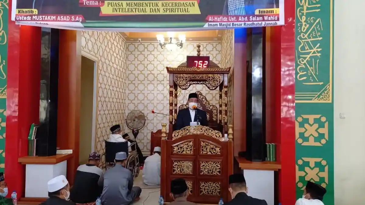 Bupati Sidrap Salat Idulfitri 1442 di Masjid Raudhatul Jannah, Imbau Masyarakat Disiplin Prokes