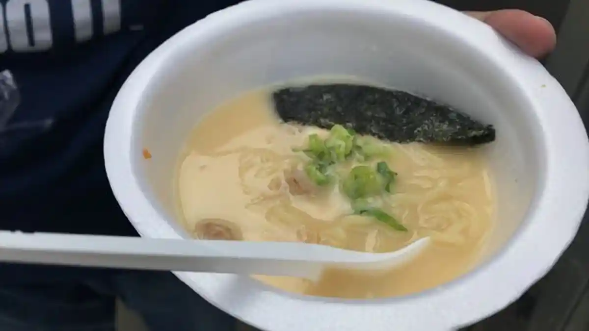 Lapar Saat Jalan-jalan di Ennichisai 2018? Coba Mampir ke Stan Ramen Halal Ini