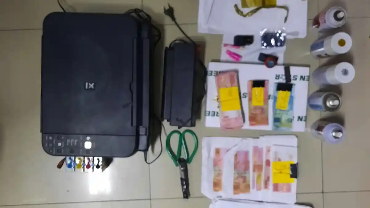 Ternyata Pelaku Pembuat Uang Palsu Pasarkan Via Medsos