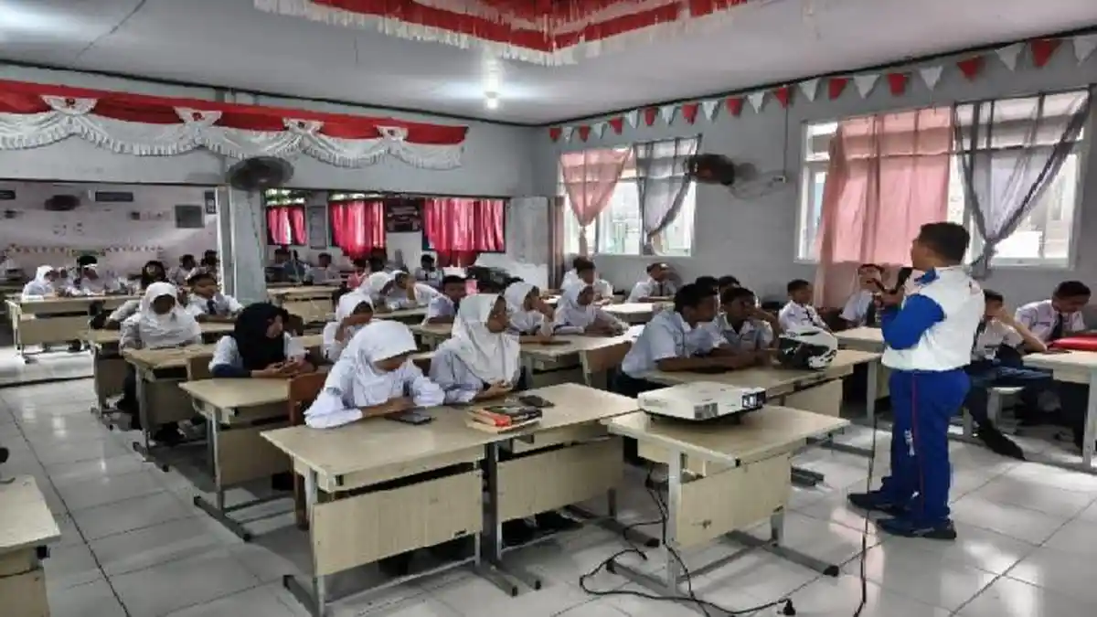 Asmo Sulsel dan Satlantas Polrestabes Makassar Ajak Siswa SMKN 40 Jadi Pelopor Cari Aman