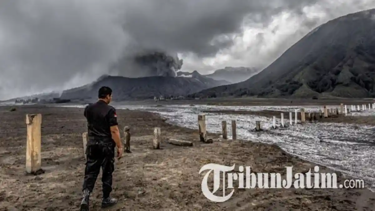 Pasca Erupsi, Kunjungan ke Gunung Bromo Tetap Dibuka, Wisatawan Dilarang Mendekat 1 Km dari Kawah