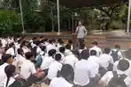 246-Siswa-Manggis-Bali-Belajar-Jadi-Pemilih-Kritis-KPU-Soroti-Bahaya-Hoaks-dan-Politik-Uang.jpg