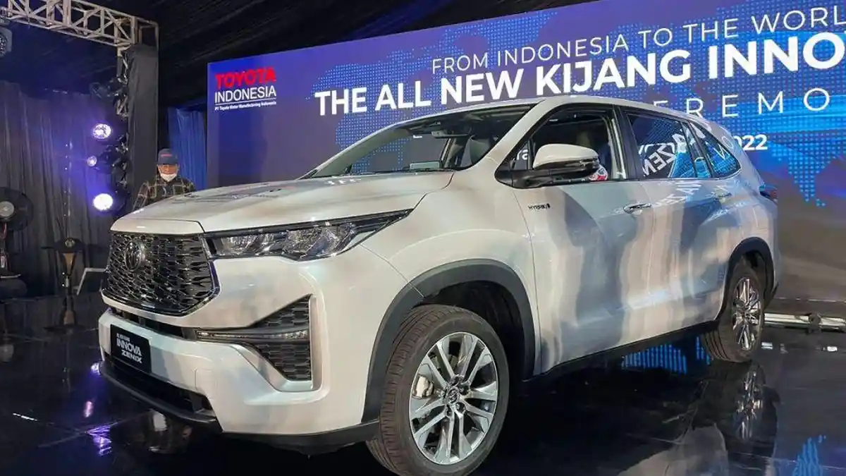 Hemat BBM, Toyota Innova Zenix Hybrid Tetap Bertenaga