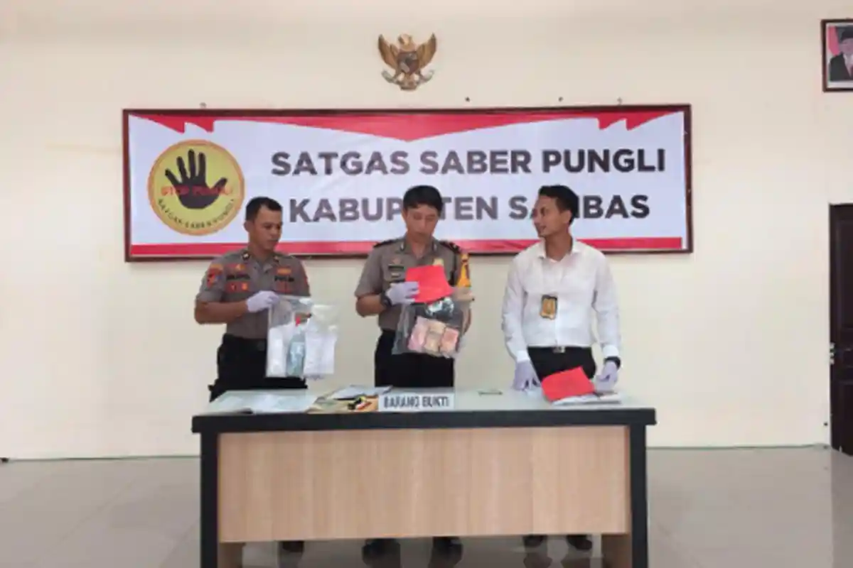Satgas Saber Pungli Sambas OTT Pelaku Pemeras Sopir Jemput Penumpang di PLBN Aruk