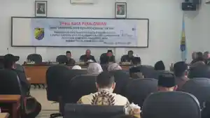 20251215_DPRD-Kota-Pekalongan-bahas-Raperda_1.jpg