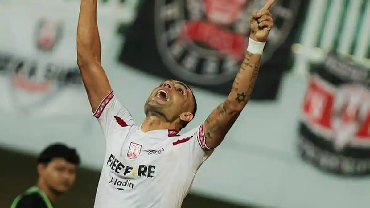 Babak I Persib Bandung vs Persis Solo : Tendangan Roket Jaimerson Dibalas Penalti Da Silva, Skor 1-1