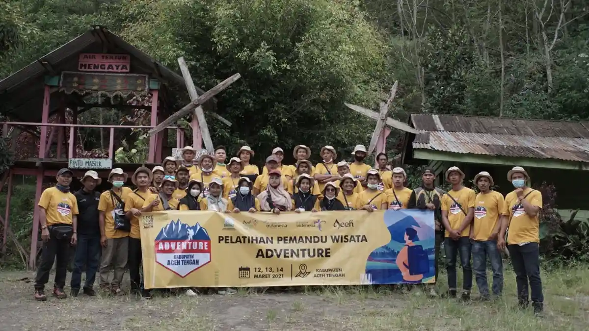 30 Pemandu Wisata Siap Temani Wisatawan Mendaki Gunung Burni Kelieten