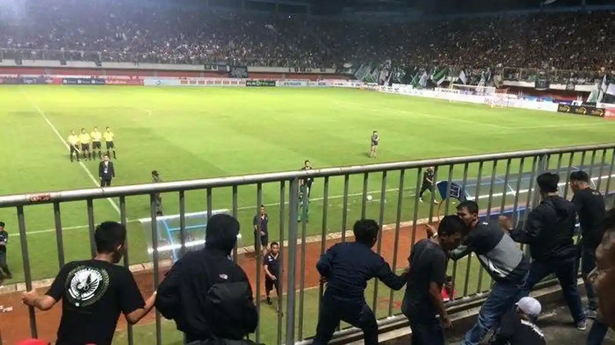 Ini Hukuman Buntut Kericuhan di Laga PSS Sleman Vs Arema FC