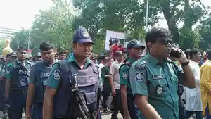 Polisi-Bangladesh-seragam-lama.jpg