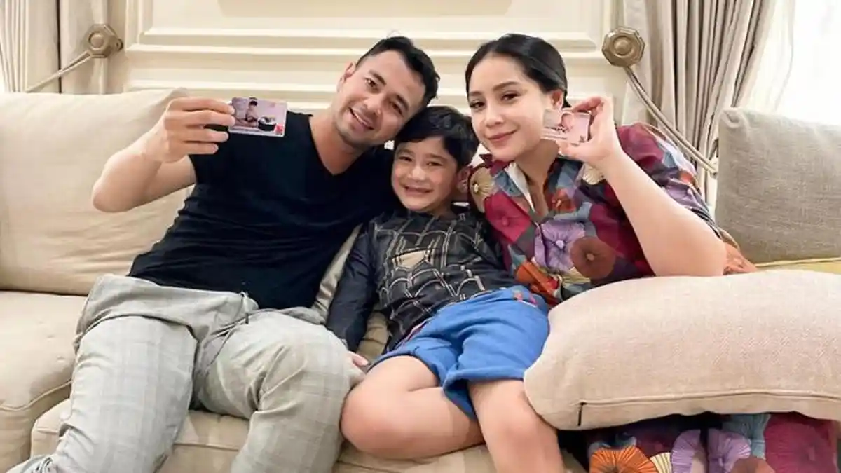 Melly Goeslaw Ceritakan Proses Rekaman Lagu Bersama Rafathar Malik Ahmad