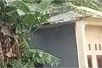 TERTIMPA-LONGSOR-Rumah-warga-tertimpa-tanah-longsor.jpg